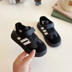 Spring casual sneakers black