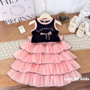 Ce tang Pink skirt & black top